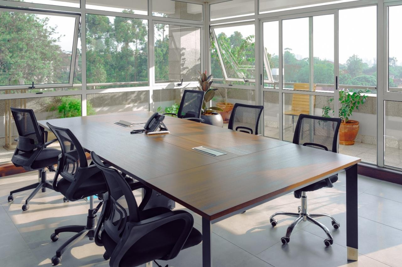 Treowe — Open plan workstations with biophilic elements